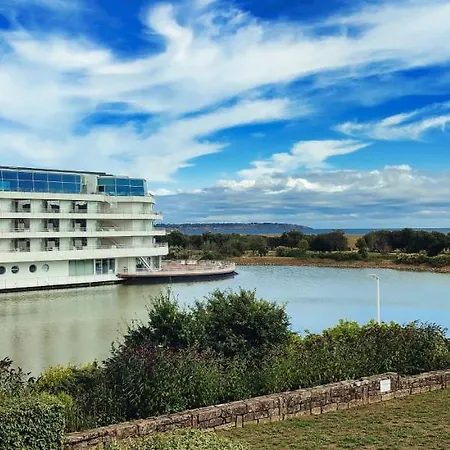 Apartment La Perle De L'ocean, A Deux Pas De La Sans Route A Traverser, Parking Prive, Piscine
